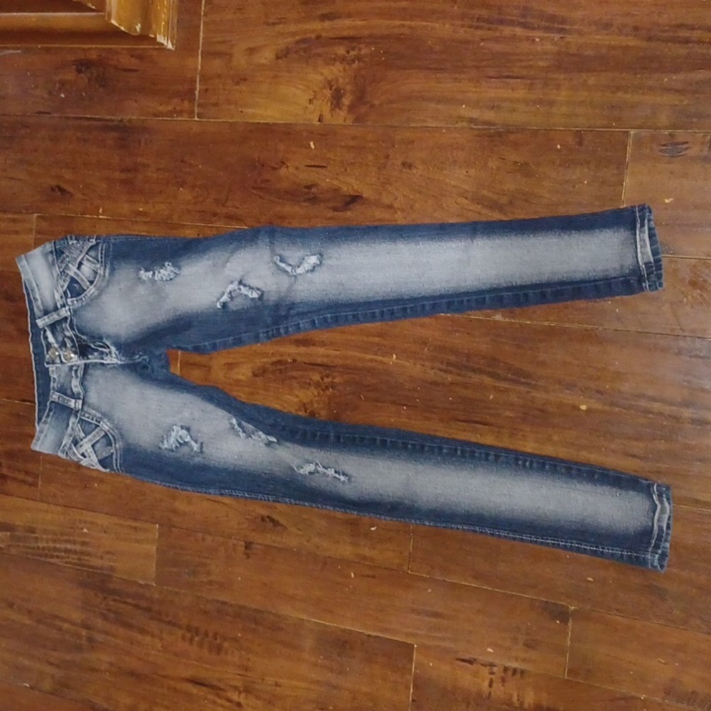 From M.michel,size 0, like a blue and grey  color 👖 jeans